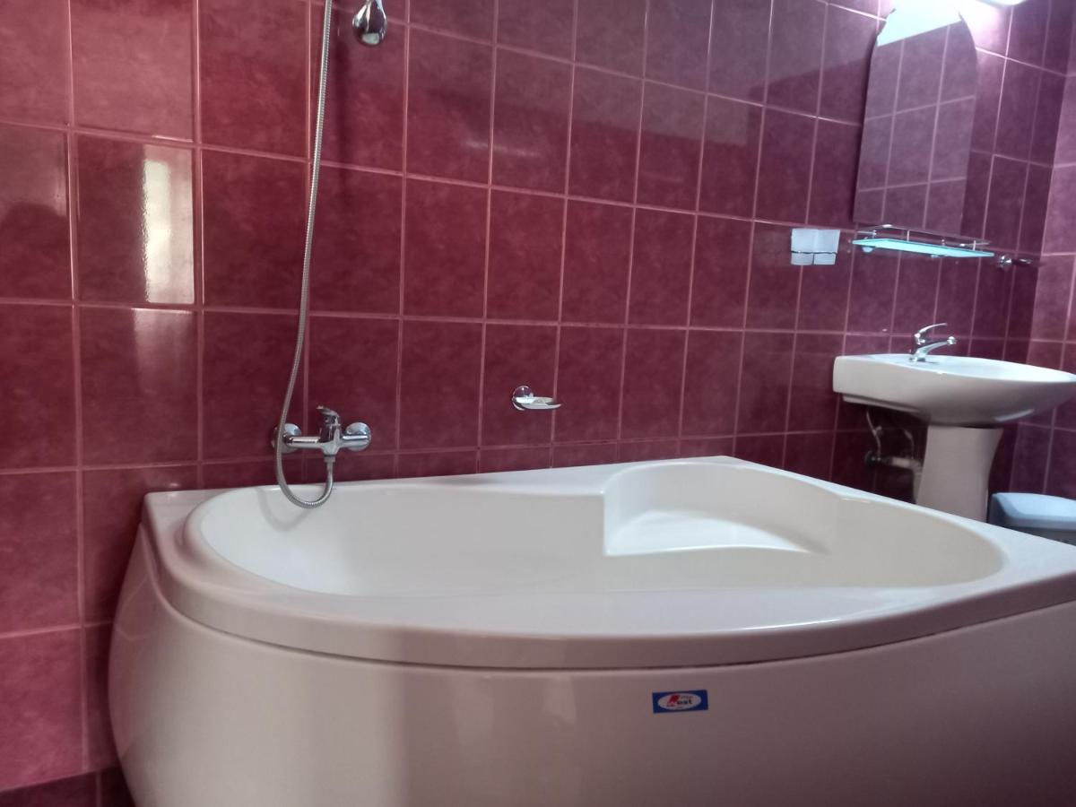 Hotel Elite Бэиле-Еркулане Экстерьер фото